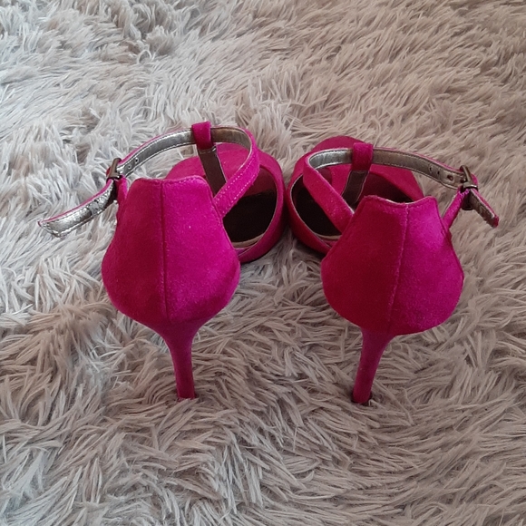 High heels - Picture 2 of 4